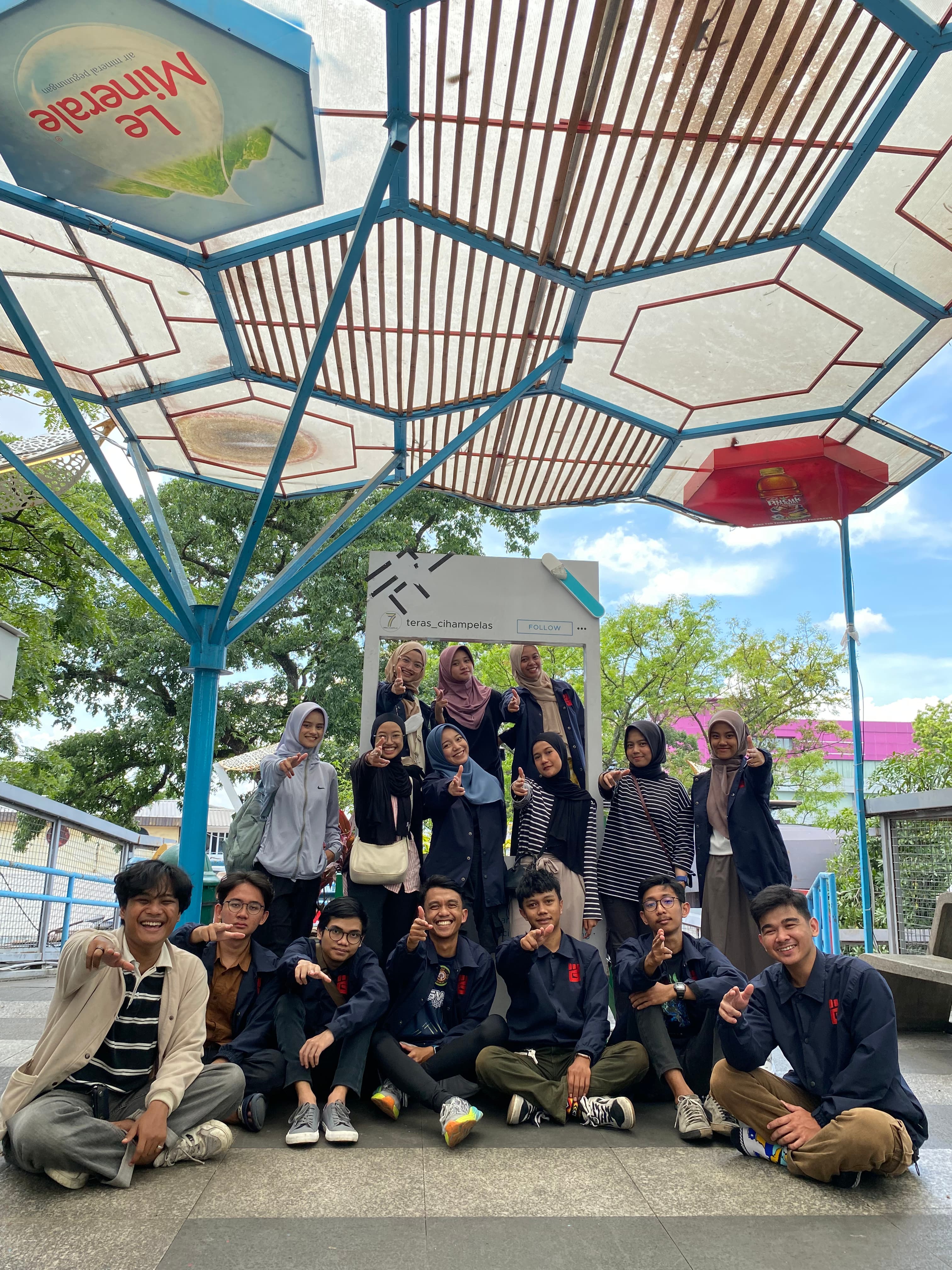 Lingkunganku Surgaku